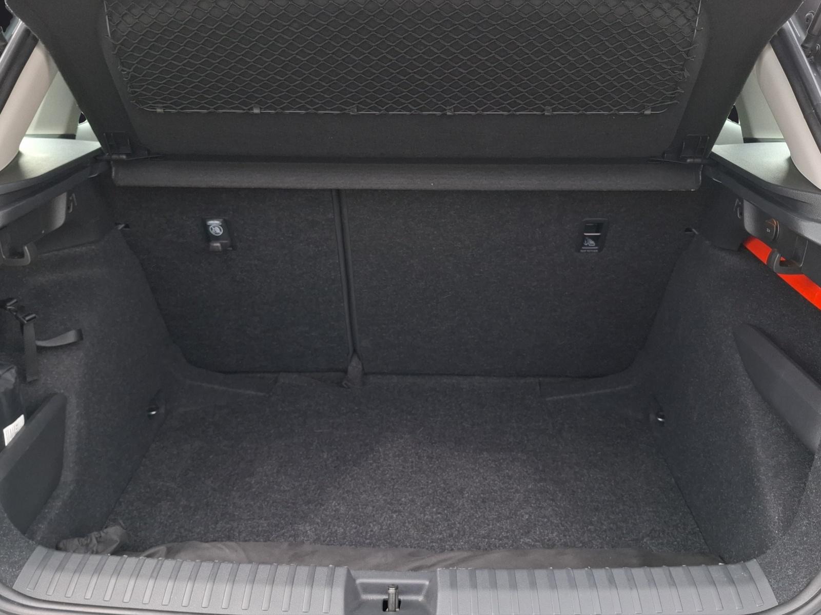 Skoda Kamiq TSI Selection DSG LED Navi AID ACC RFK SHZ