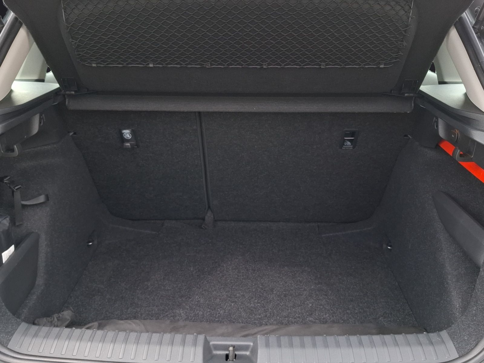 Fahrzeugabbildung SKODA Kamiq TSI Selection DSG LED Navi AID ACC RFK SHZ