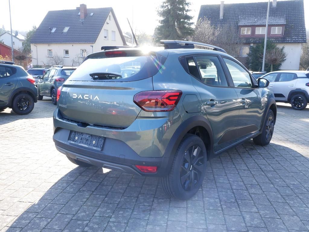 Fahrzeugabbildung Dacia Sandero Stepway Expression TCe 90