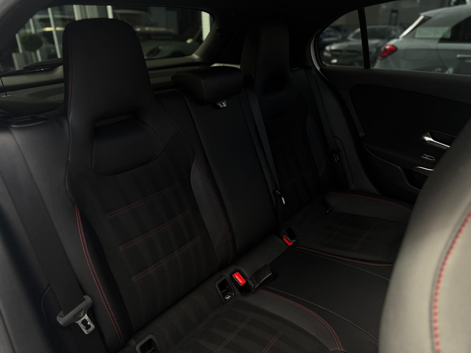 Mercedes-Benz A250*AMG*AHK*Digital*Ambiente*Pano*LED*Alcantara