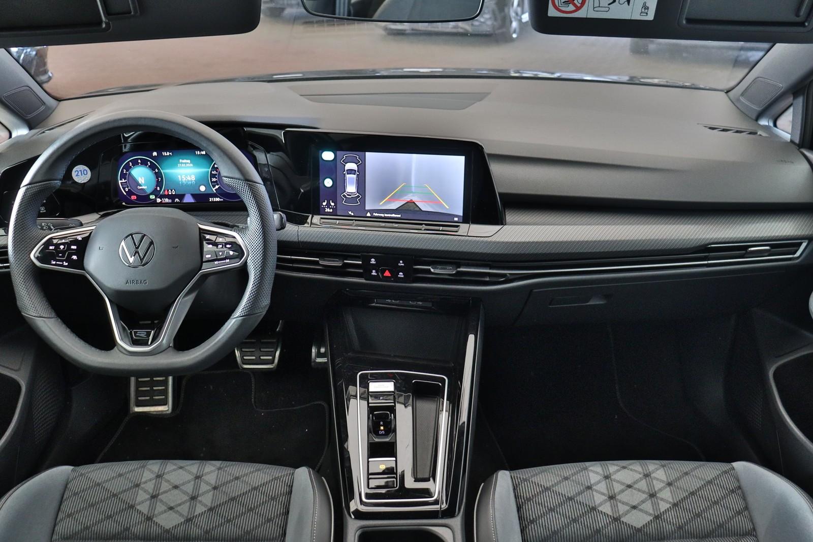 Volkswagen Golf VIII R-Line 1.5eTSI DSG+LED+KAMERA+ACC+NAVI