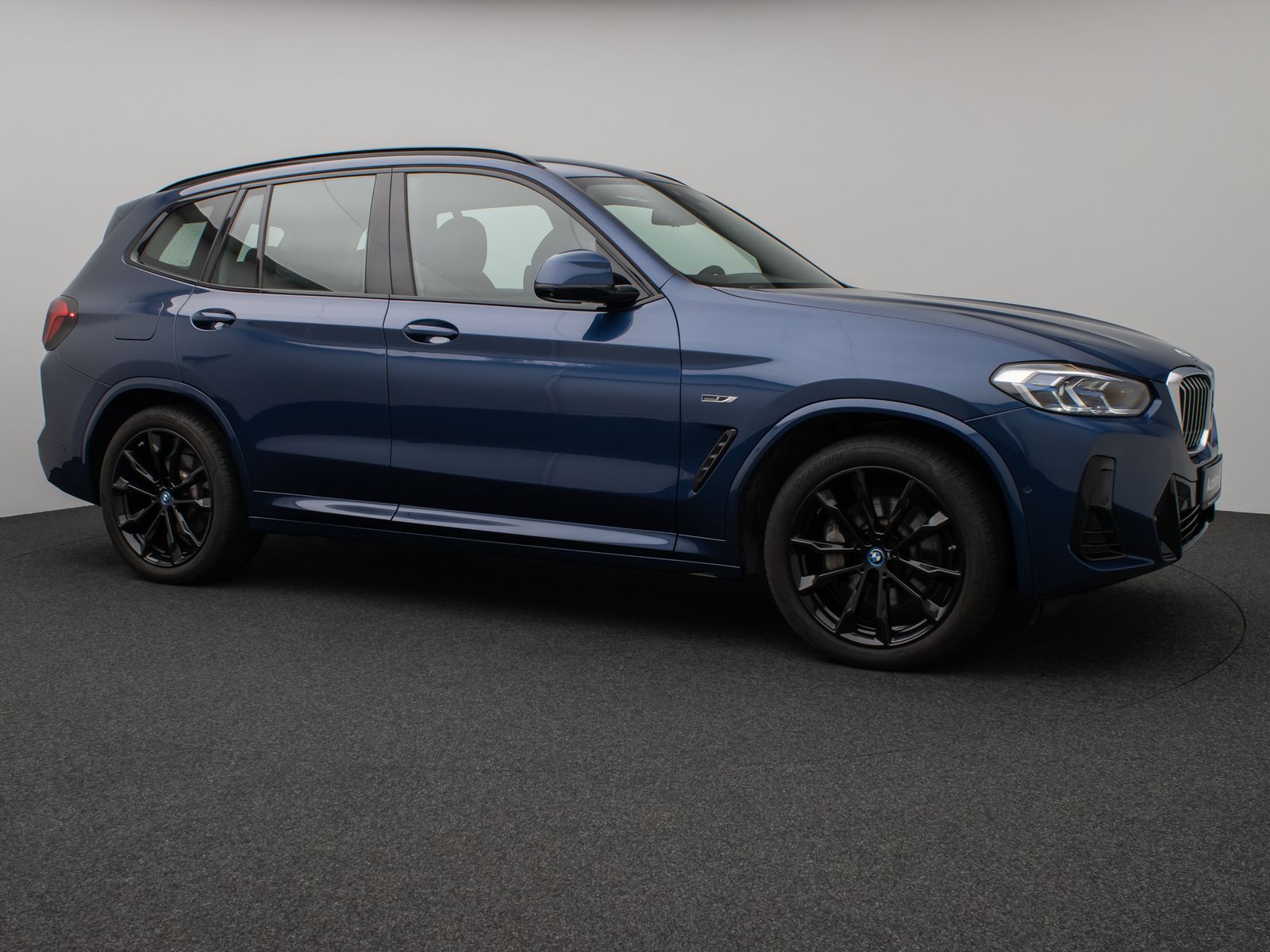 Fahrzeugabbildung BMW X3 xD30e M Sport 360°Laser HUD DAB HiFi AHK 20"