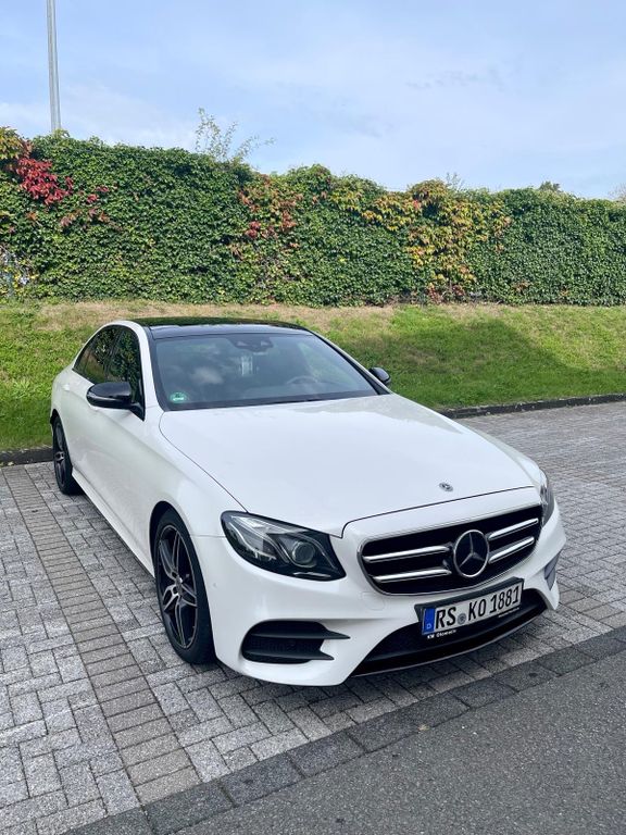 Image of Mercedes-Benz E 300
