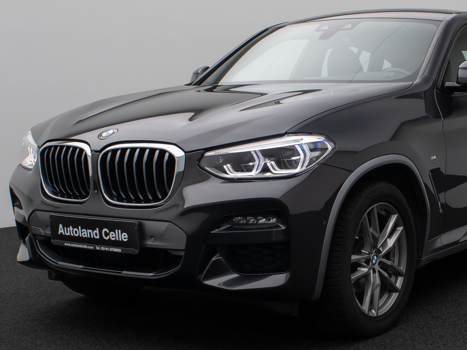 Fahrzeugabbildung BMW X4 xD20d M Sport X Panoram 360°HUD Komfort Alarm