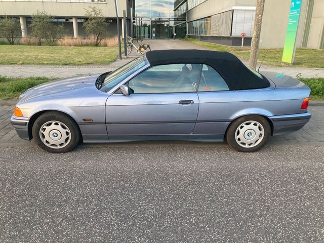 BMW e36 318 Cabrio Automatik - wenig Kilom...