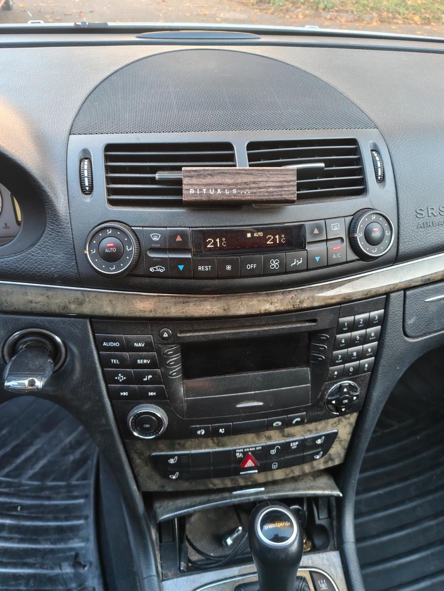 Mercedes-Benz 320 2006 — photo 11