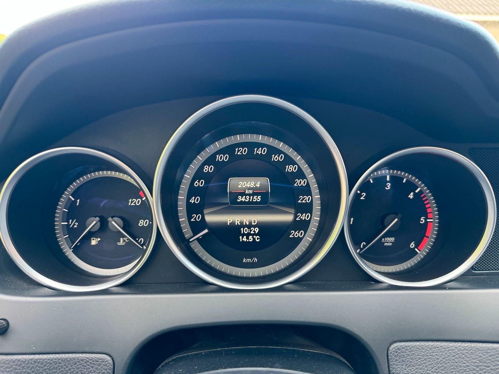 Mercedes-Benz C220 2012 — photo 15