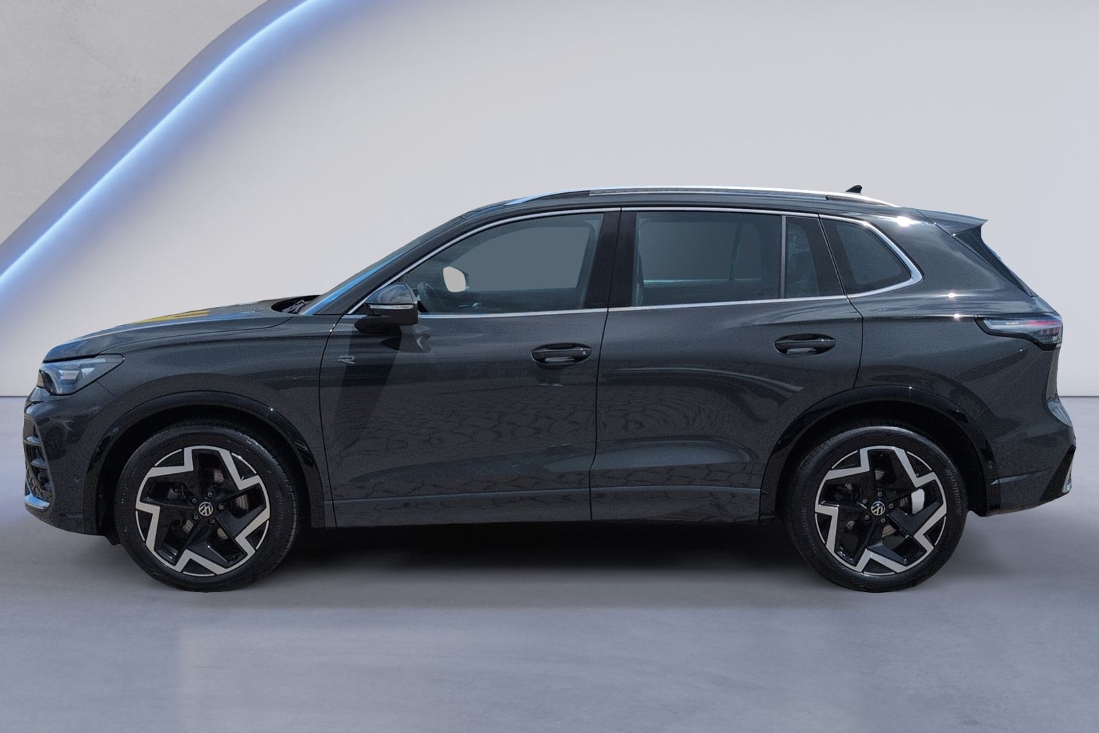 Tiguan R-Line 1.5 eTSI DSG AHK+KAMERA+ACC+
