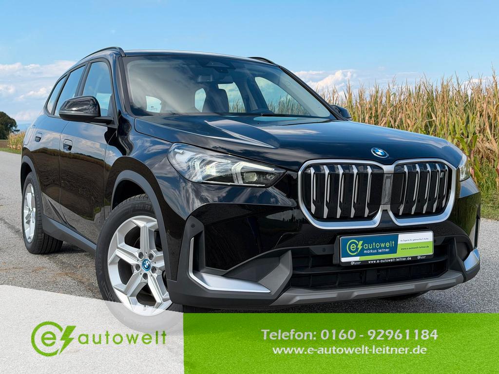 BMW iX1 xDrive30 67kWh AHK adapt LED Komfortzugang 2023
