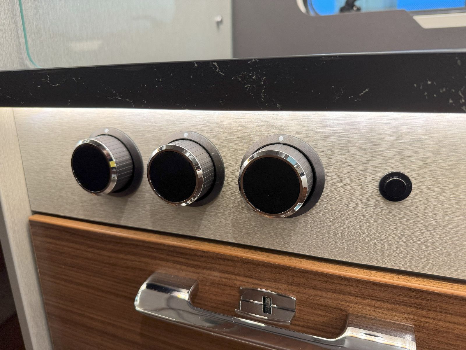 Fahrzeugabbildung HYMER / ERIBA / HYMERCAR B-Klasse MC-I White Line 600 - Vollausstattung!