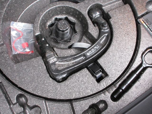 T-Roc 1.5 TSI Move AHK/17-ZOLL/LED/NAVI+VZE/PARK