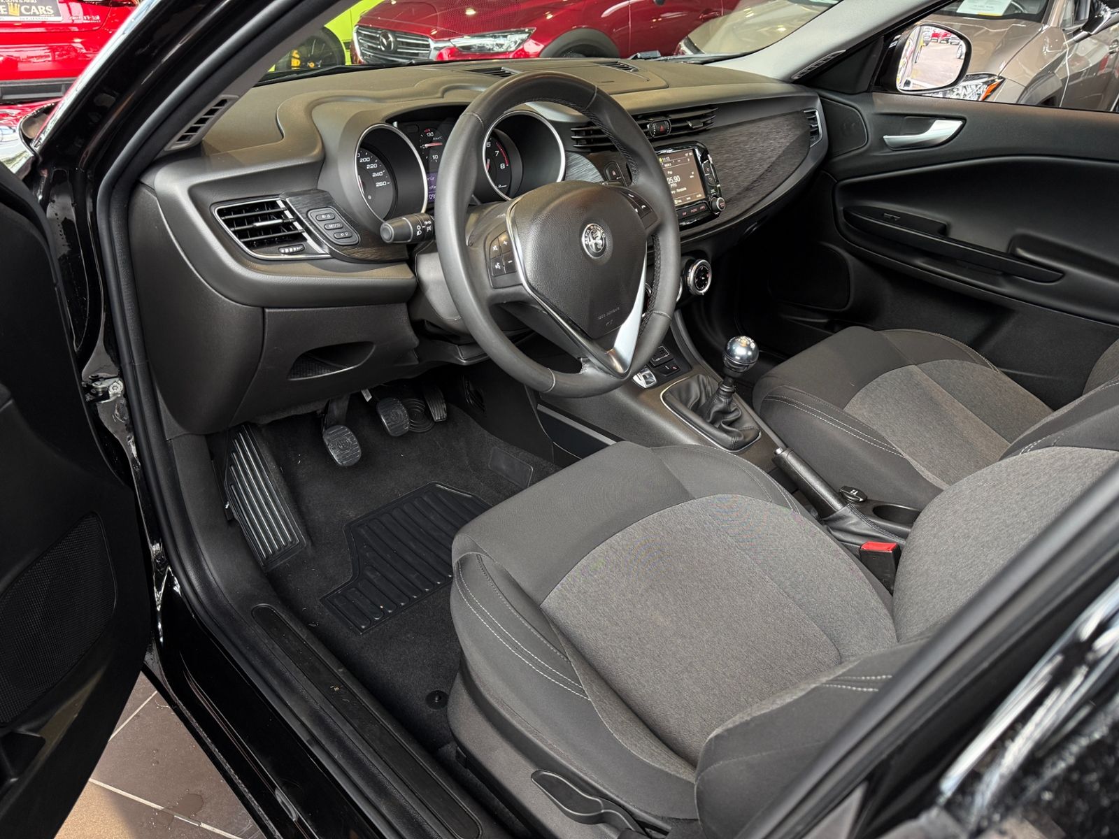 Fahrzeugabbildung Alfa Romeo Giulietta Basis KLIMA NAVI