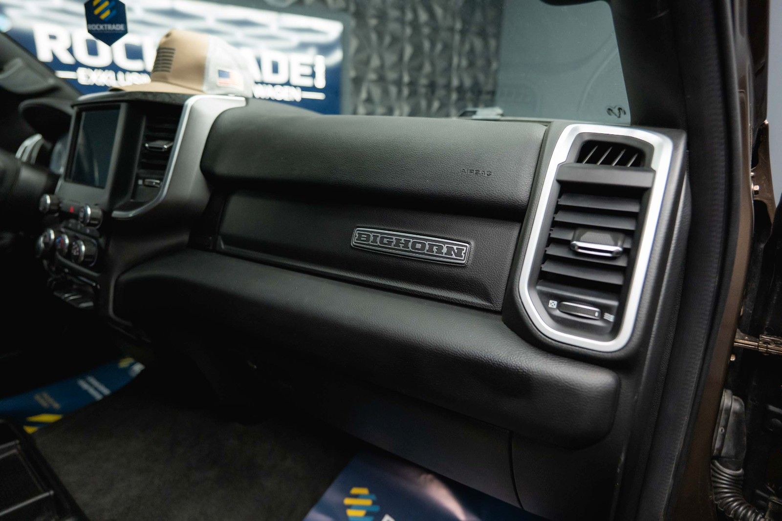 Fahrzeugabbildung Dodge RAM 5.7 V8 HEMI 4x4 OFFROAD Night Limited 19%