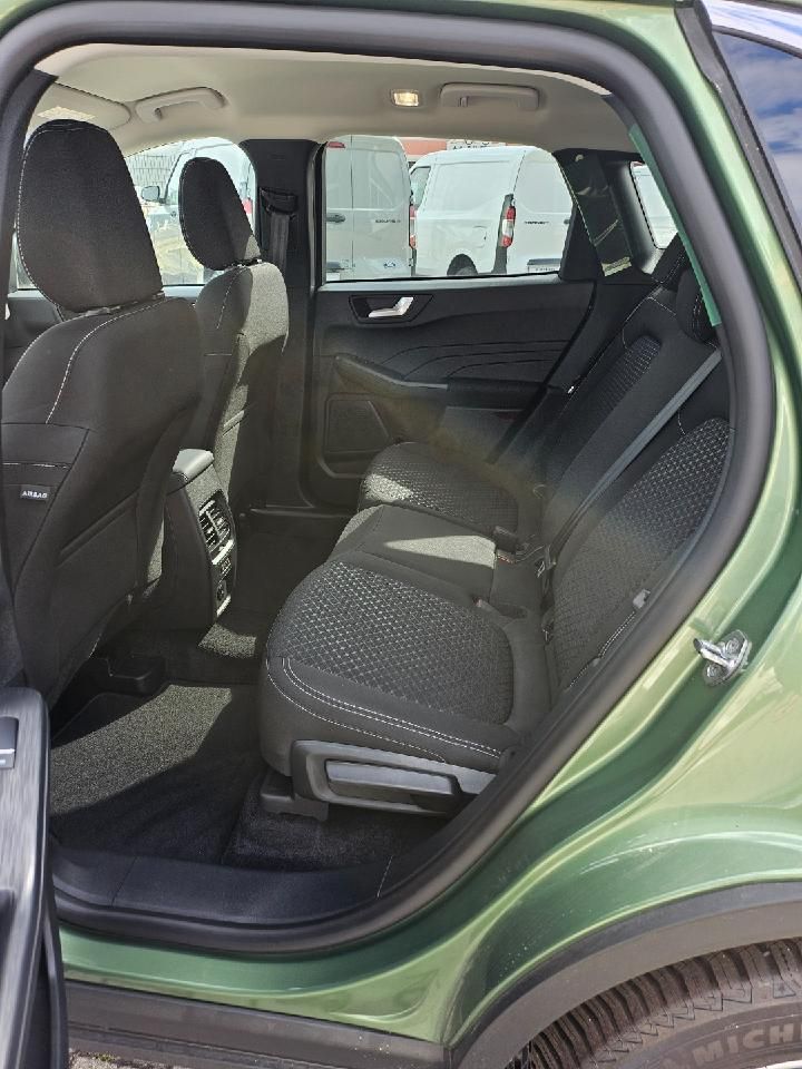 Fahrzeugabbildung Ford Kuga Hybrid Titanium