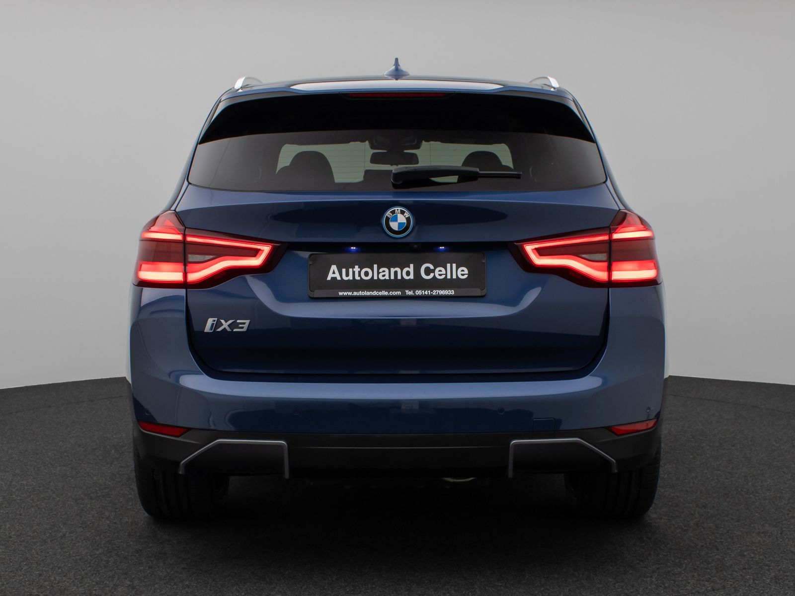 Fahrzeugabbildung BMW iX3 Impressive Panorama 360°HUD DAB H/K AHK Komf