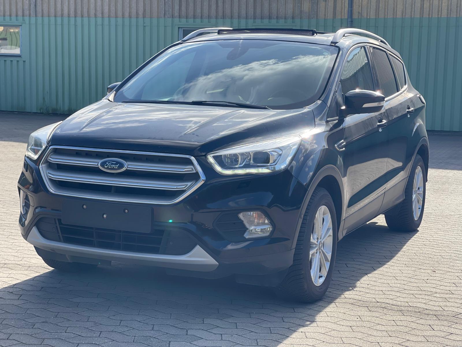 Ford Kuga Titanium 1.5 *150PS*Benzin*Manual*PANO*