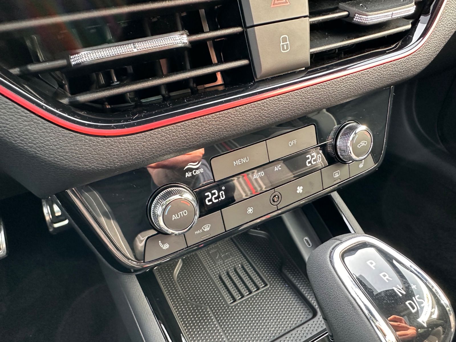 Fahrzeugabbildung SKODA Kamiq Monte Carlo 1.5 TSI DSG MATRIX/AHK/ACC/Pan