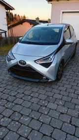 Toyota Aygo (X) 1,0-l-VVT-i x-play connect x-play c... - Toyota Aygo (X): Play Connect
