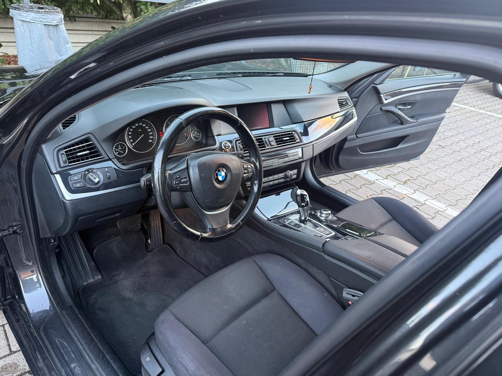 BMW 520 2012 — photo 12