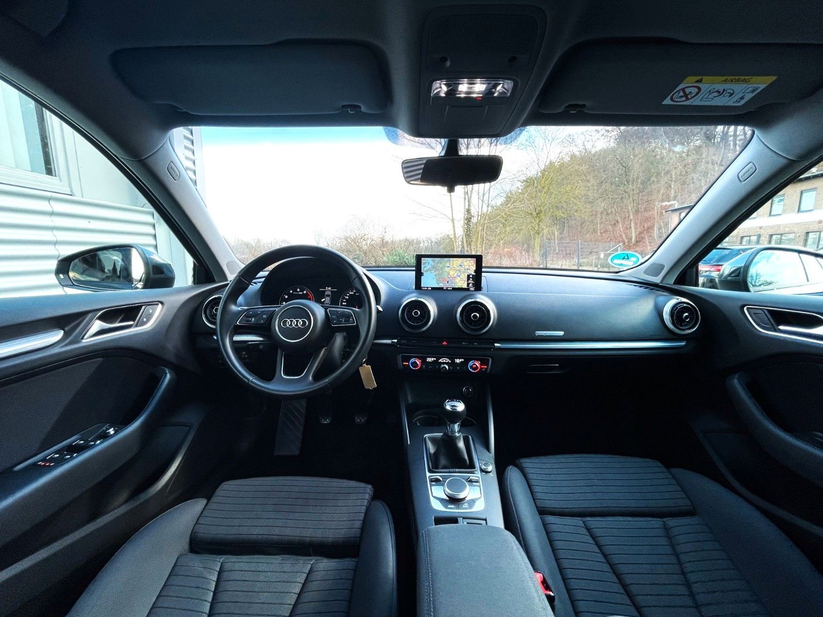 Fahrzeugabbildung Audi A3 SPORTBACK 150 PS SPORT NAVI BI-XENON DSP 18''