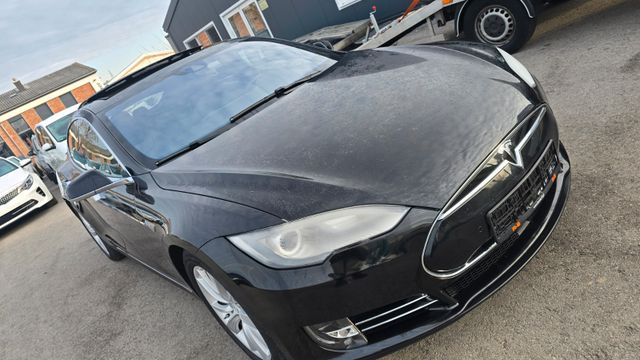 Tesla Model S 85