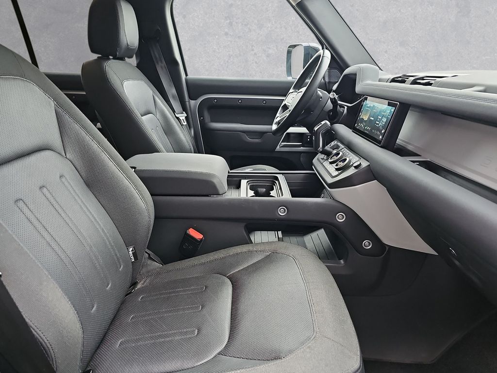 Land Rover Defender 110 D240 SE