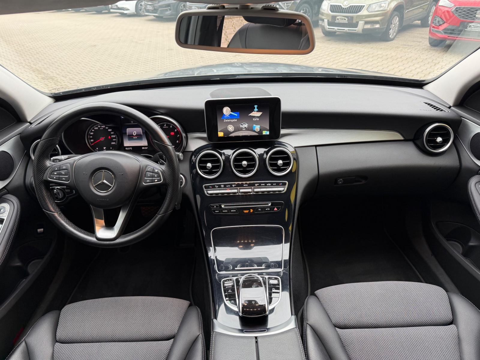 Mercedes-Benz C 180 CGI/LIMOUSINE/AHK/LEDER/SHZ/AUTOMATIK