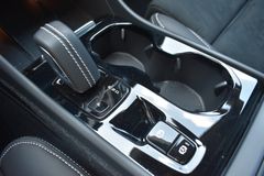 Fahrzeugabbildung Volvo XC40 T4 Autom. R-Design*RFK*H&K*PANO