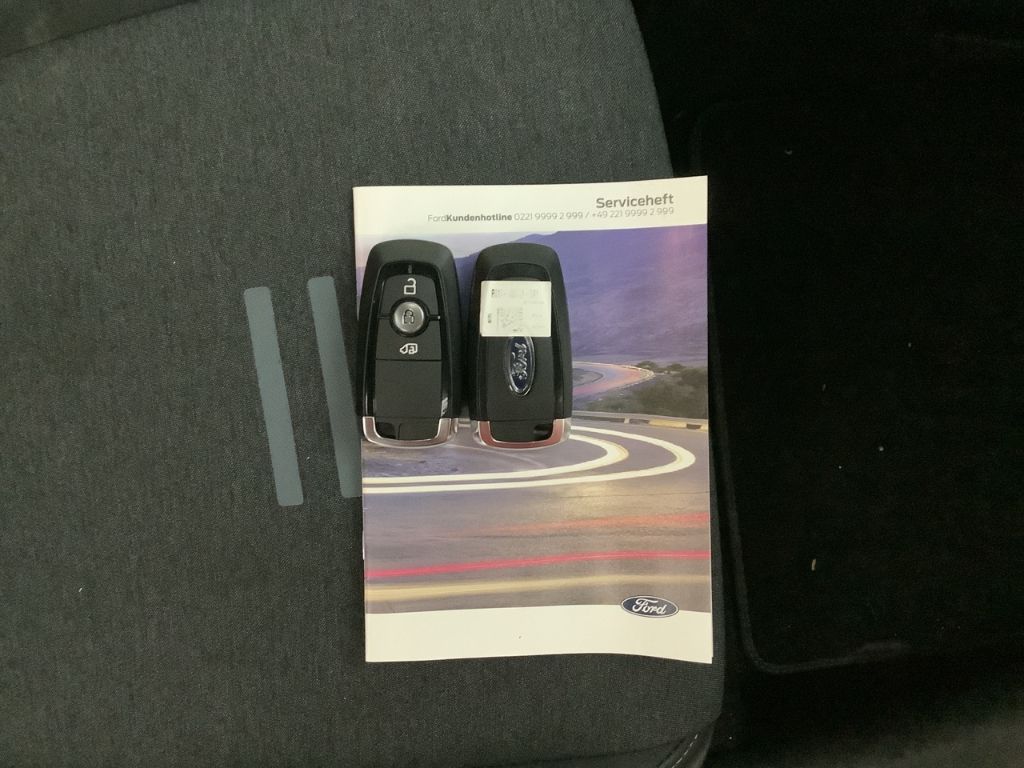 Fahrzeugabbildung Ford Tourneo Courier Active WINTERPAKET, AUTOMATIK