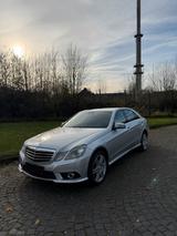 Mercedes-Benz Mercedes E500 top Zustand Voll dokumentier... - Mercedes-Benz E 500: Limousine
