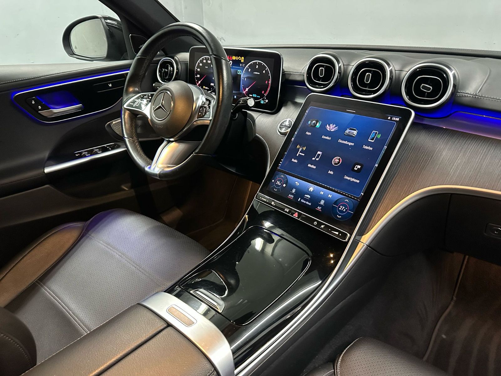 Fahrzeugabbildung Mercedes-Benz C 300 d Autom. AVANTGARDE*NIGHT*AHK*DISTRO*360*
