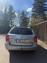 Toyota Avensis Combi 2.0 D-4D - - Toyota Avensis aus 2007: Kombi