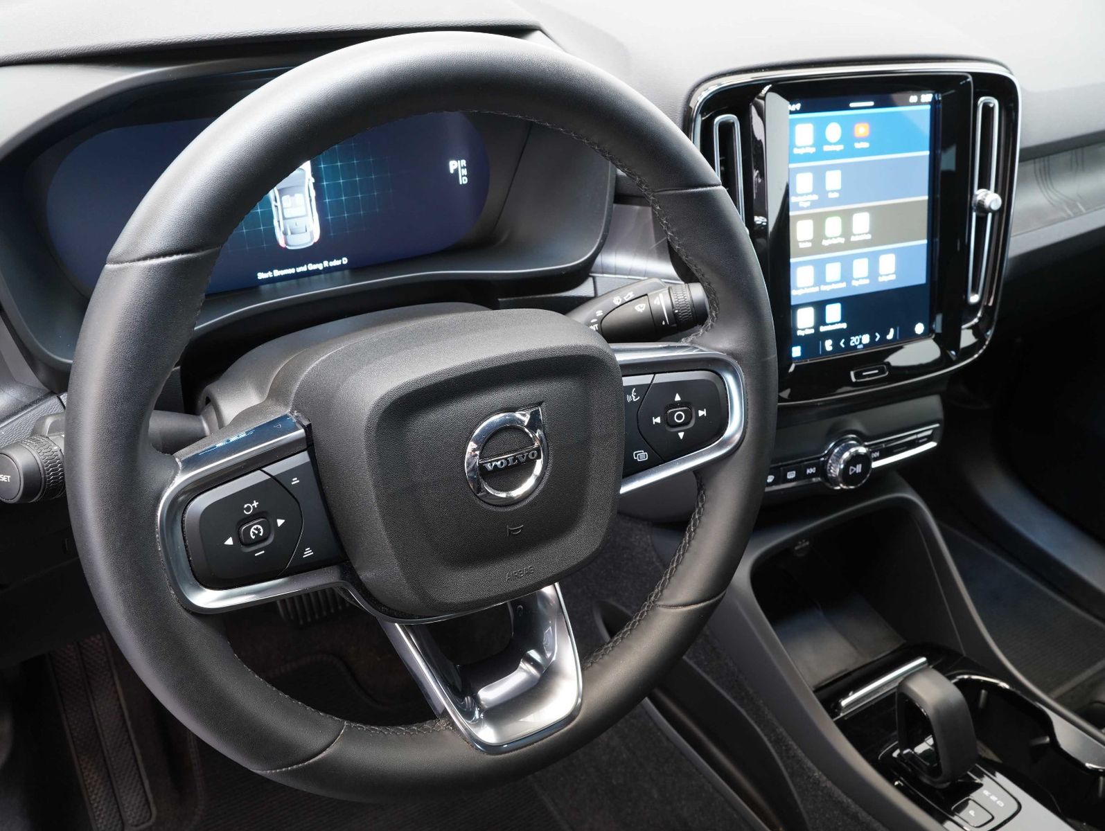 Fahrzeugabbildung Volvo C40 Plus Recharge Twin Pure Electric AWD