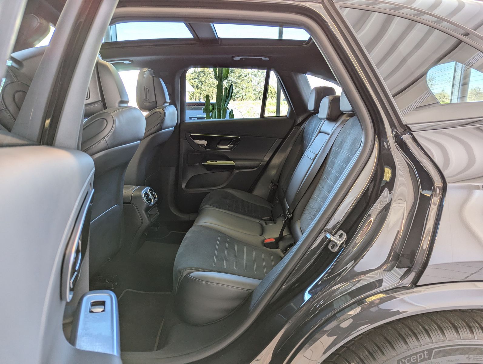 Fahrzeugabbildung Mercedes-Benz GLC 300 d 4M AMG Pano Digital-Light ACC AHK 20"