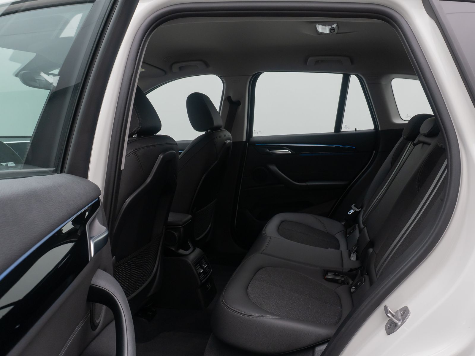 Fahrzeugabbildung BMW X1 xD25e Sport Line ParkAss DAB Navi LED 18Zoll
