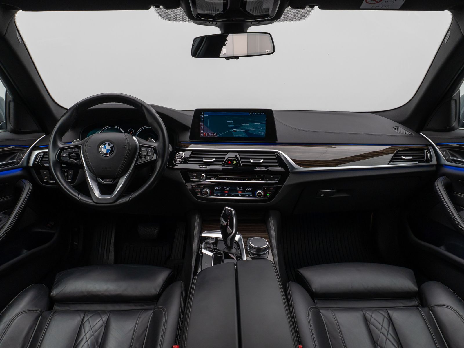 Fahrzeugabbildung BMW 540i xD Luxury Line Kamera HUD HiFi Komfort AHK