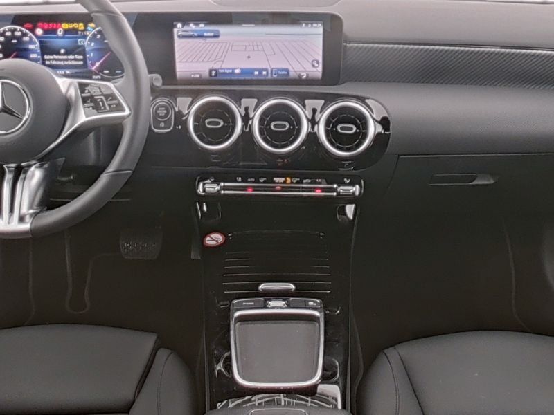 Fahrzeugabbildung Mercedes-Benz A 180 PROGRESSIVE*LED*KAMERA*SPURHALTE