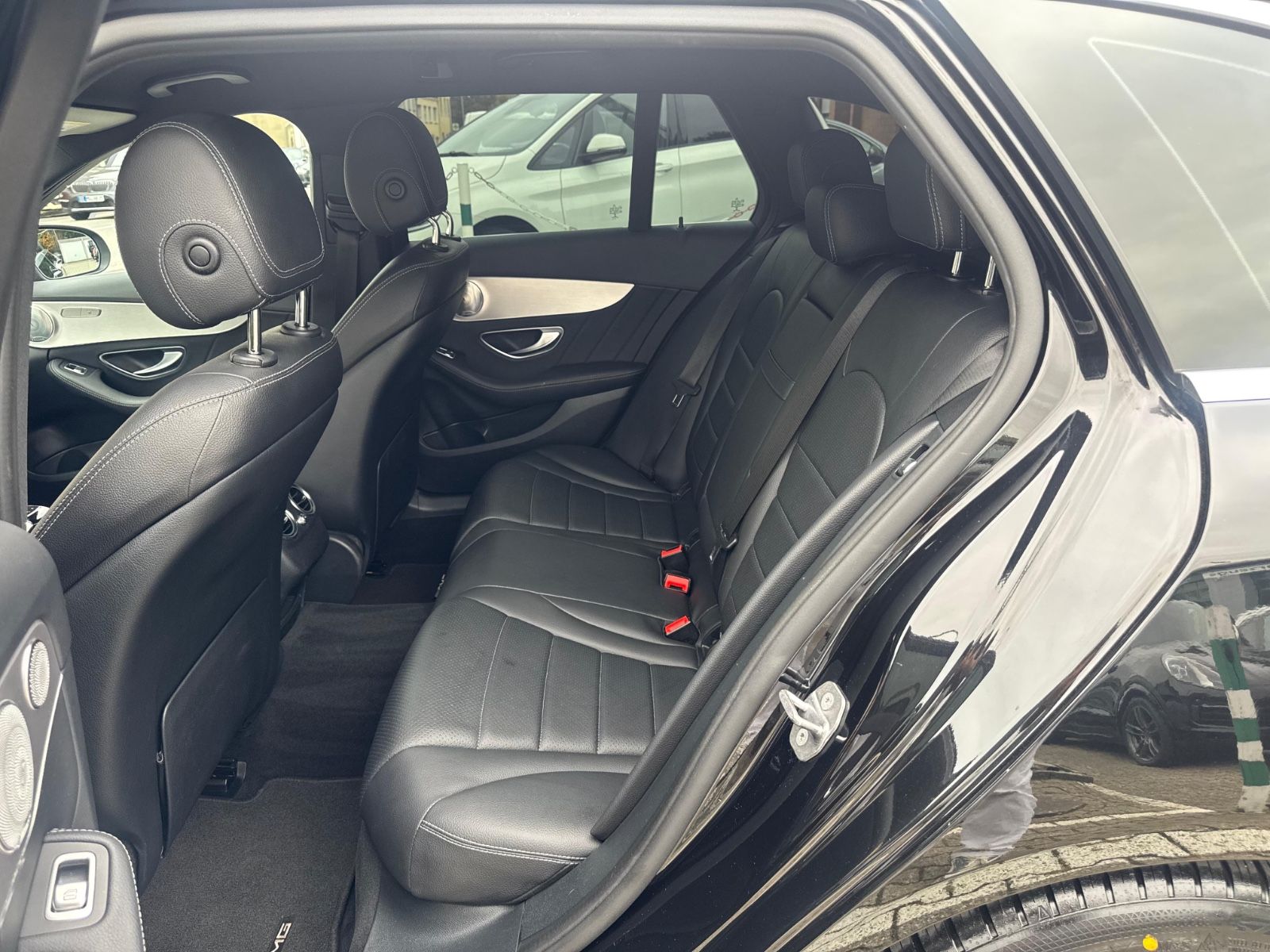 Fahrzeugabbildung Mercedes-Benz C 180 T AMG LINE BURMESTER AHK KAMERA LED