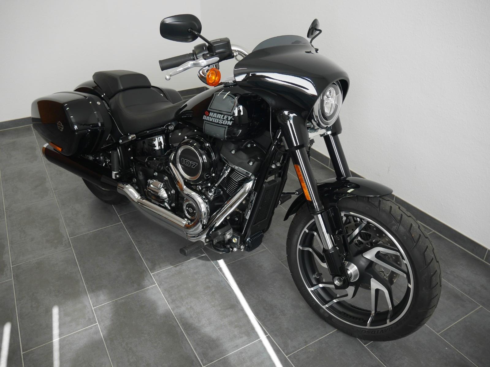 Harley-Davidson Sport Glide 107 // 1.Hand // Dt. FZG. // LED