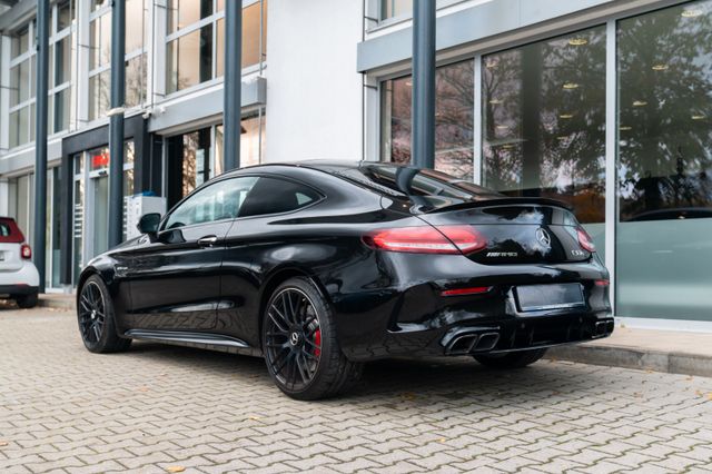 Mercedes-Benz C63S AMG Coupe / BURMESTER/ PANO/ HIGH-END/ 360° Mercedes-Benz C63S AMG Coupe / BURMESTER/ PANO/ HIGH-END/ 360°