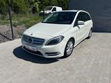 Mercedes-Benz B 180 Aut./Navi/Bi-Xenon/*56TKM* - gebrauchte Mercedes-Benz B 180 aus dem Jahr 2014