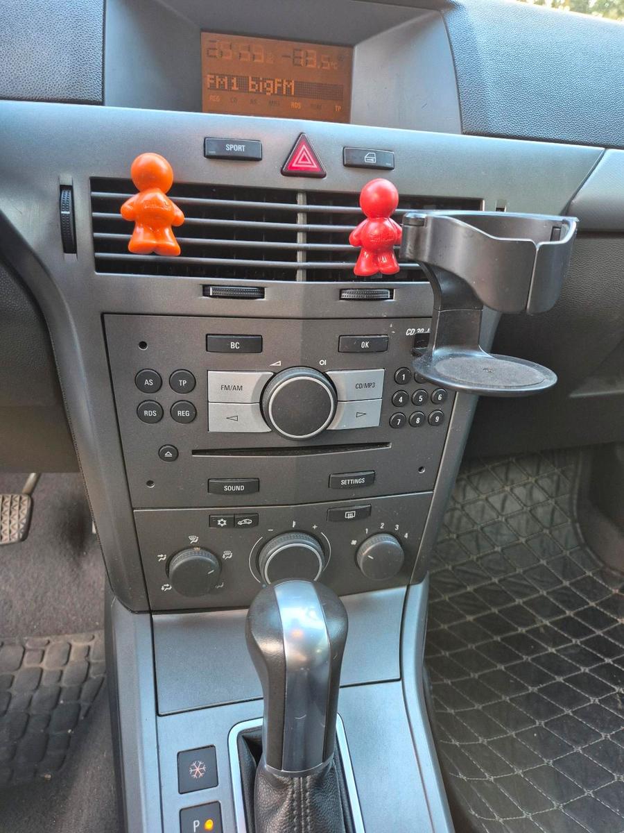 Opel Astra 2006 — photo 8