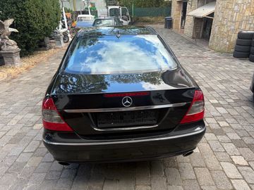 Mercedes E 320 - 12
