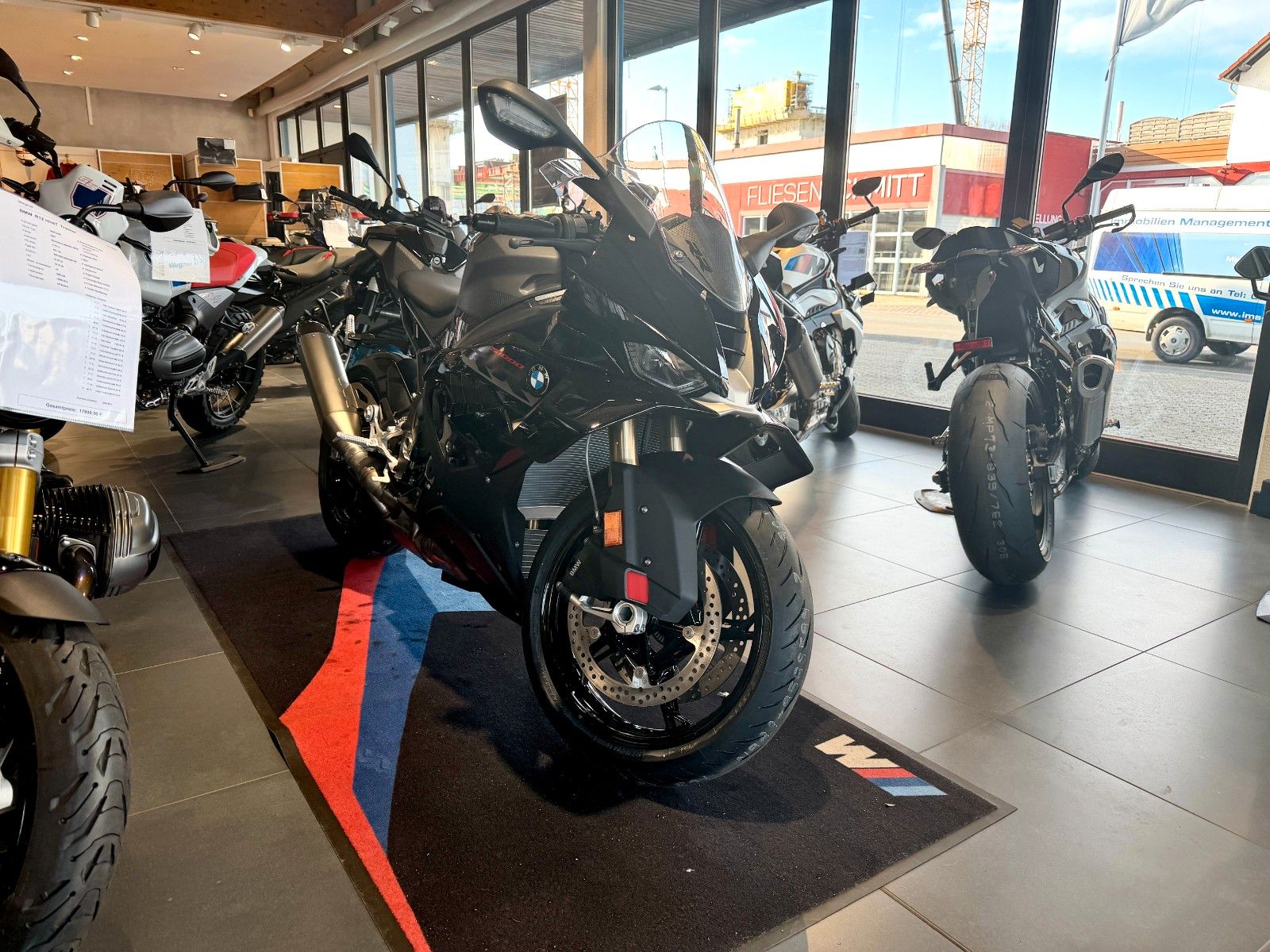 Fahrzeugabbildung BMW S 1000 RR  Race und Dynamik Paket
