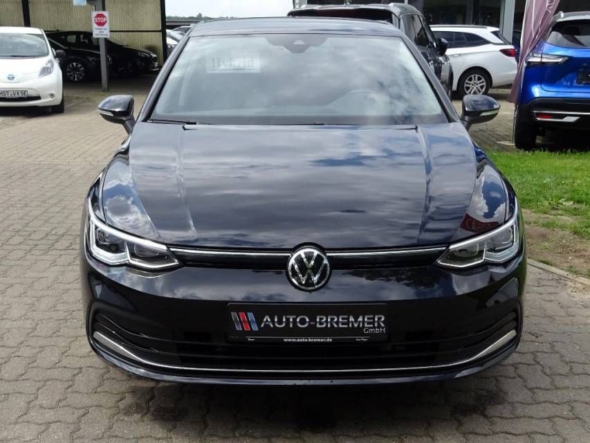 Fahrzeugabbildung Volkswagen Golf VIII 1.4 eHybrid Style