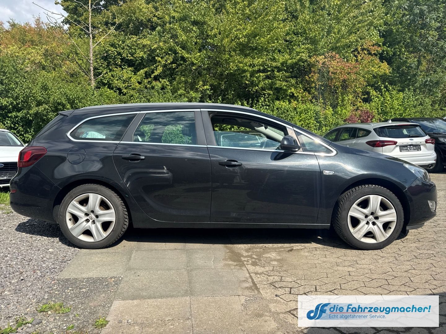 Fahrzeugabbildung Opel Astra J Sports Tourer Sport 1.4 Turbo *EXPORT