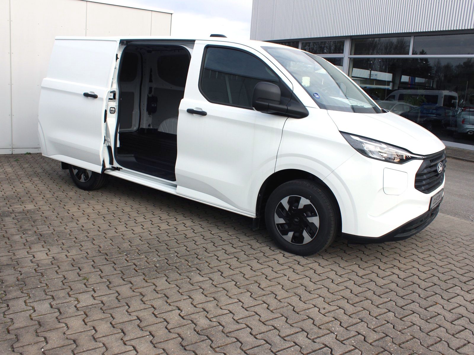 Fahrzeugabbildung Ford Transit Custom 320 L1 Trend FWD Plug-in Hybrid