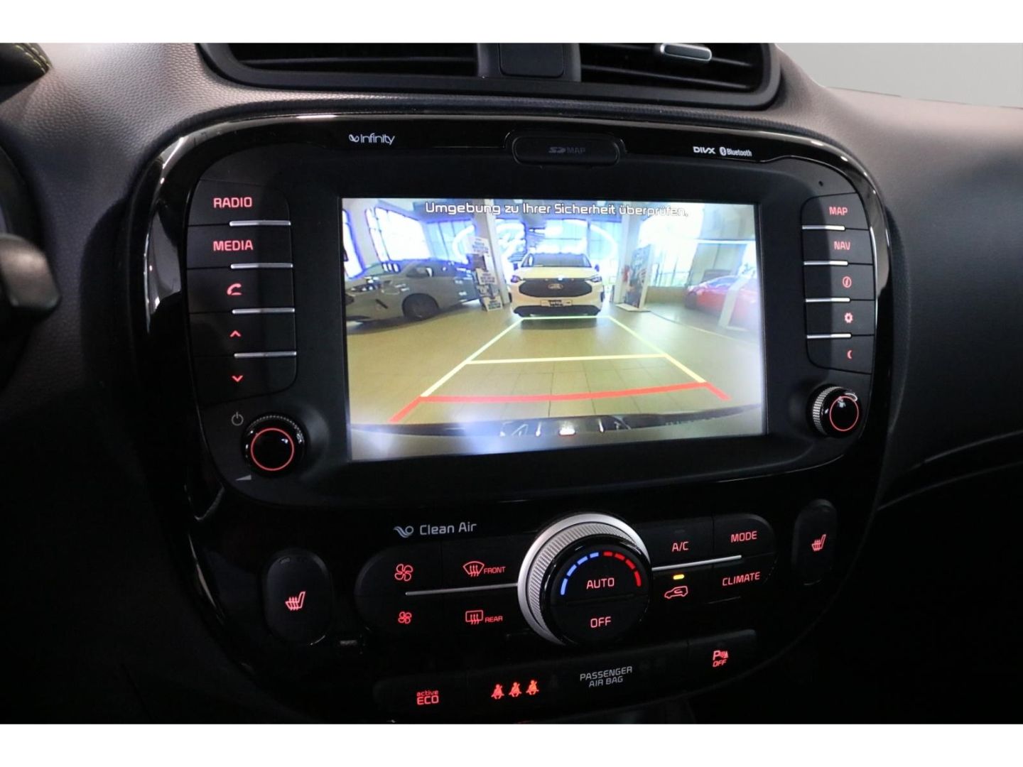 Fahrzeugabbildung Kia Soul Dream Team Navi Kamera Alu PDC Bluetooth