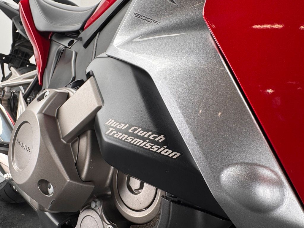 Fahrzeugabbildung Honda VFR 1200 DCT *KOFFER *TOP-ZUSTAND