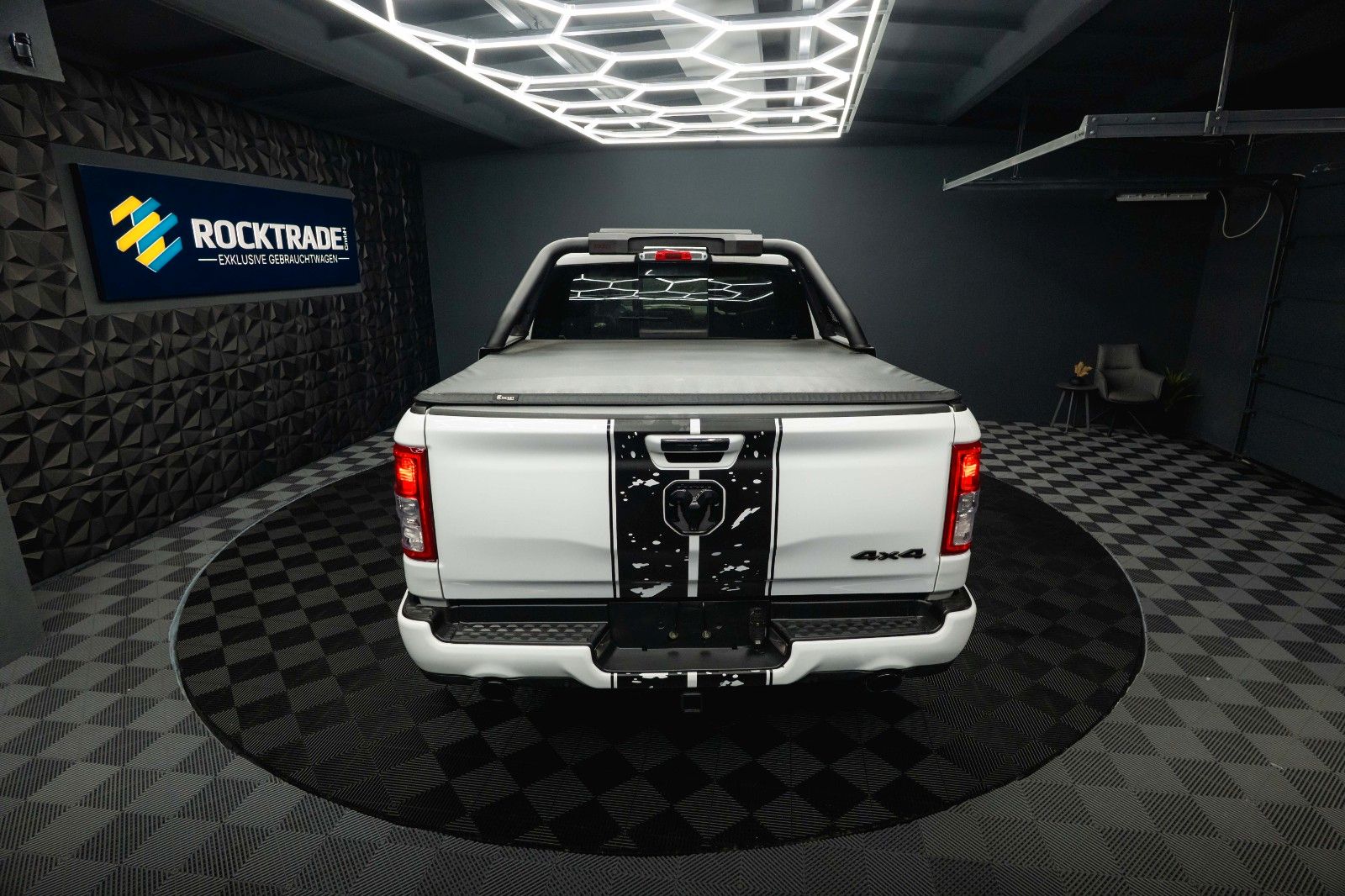 Fahrzeugabbildung Dodge RAM 5.7 V8 HEMI 4x4 OFFROAD Night-Paket *GEN 5*